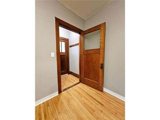 Building Photo - 1354 Edgerton St
