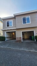 Building Photo - 71 Warren Dr