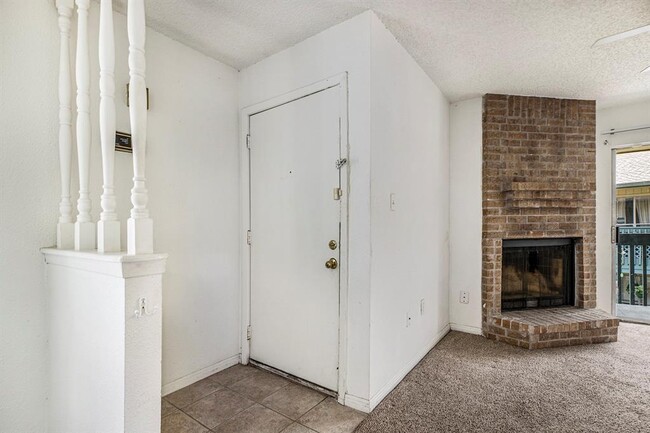 Building Photo - 250 El Dorado Blvd