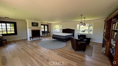 Building Photo - 2611 Janin Way