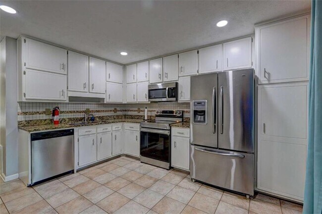 Building Photo - 100 Morgans Turn