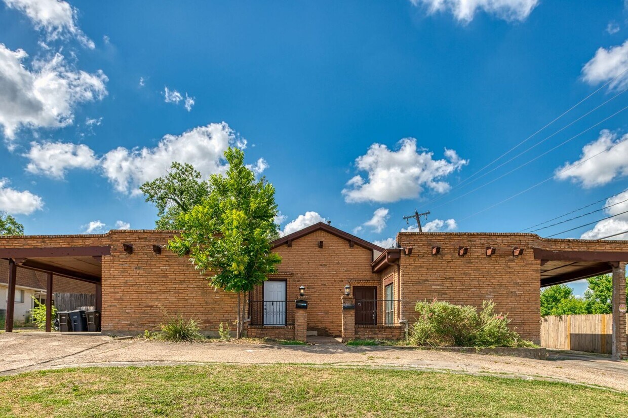 Primary Photo - 5300 Wonder Dr