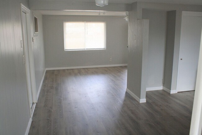 Foto del edificio - 4719 Bonton Dr