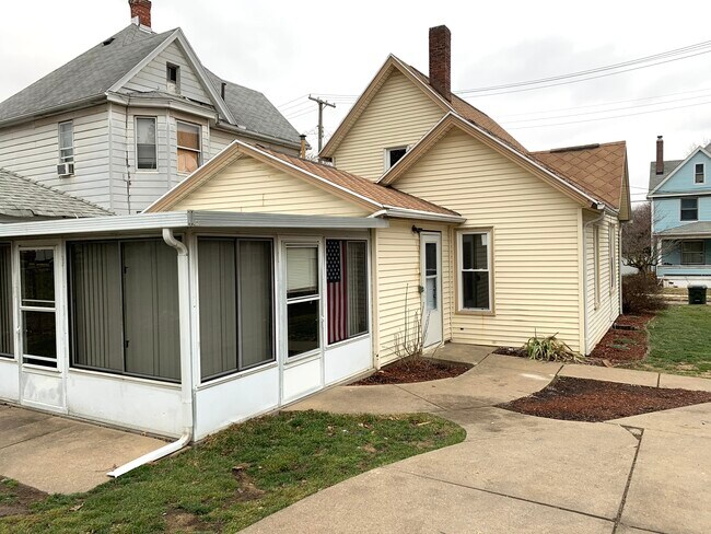 Foto del edificio - 601 Lincoln Ave NW