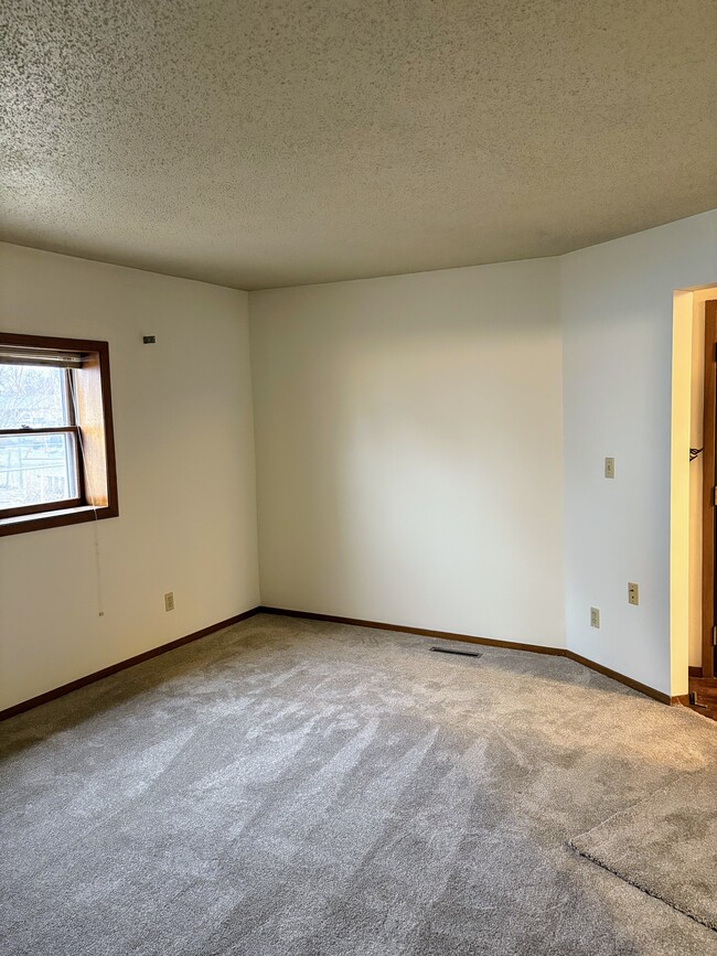 Living room - 1426 E 17th St