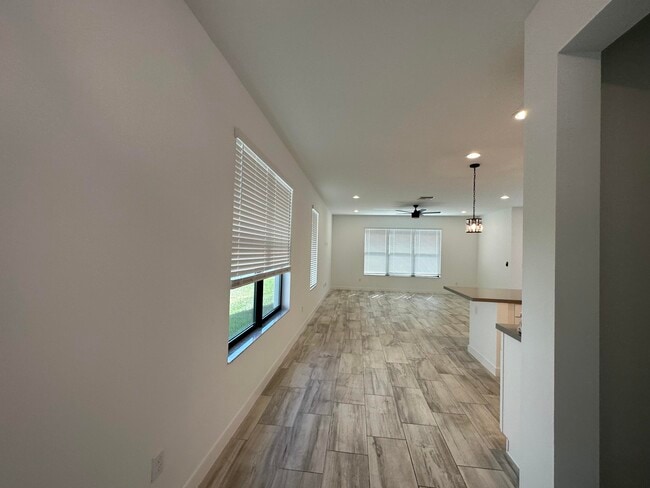 Foto del edificio - 8792 Antarus Dr