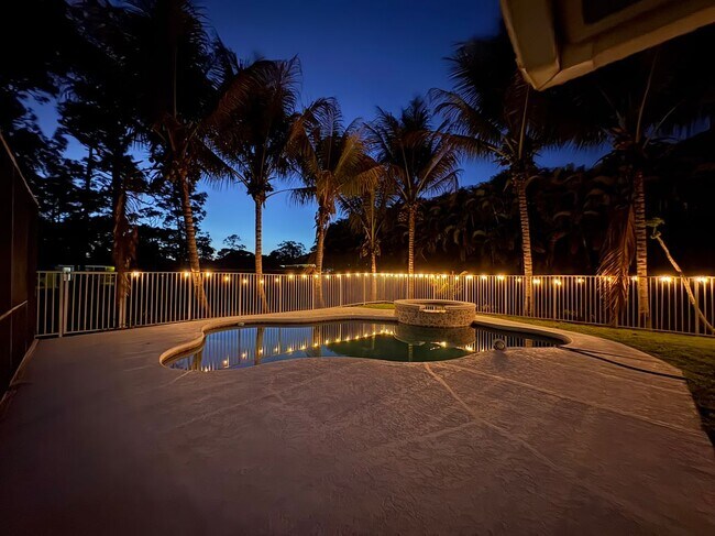 Building Photo - 12213 Citrus Grove Blvd