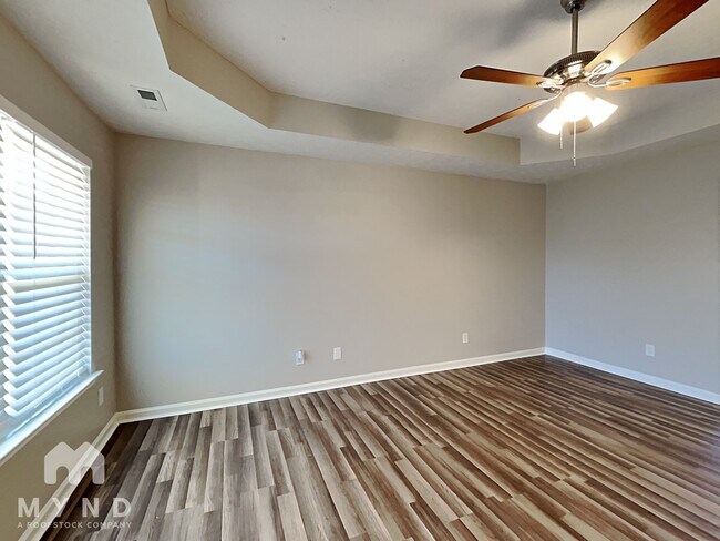 Foto del edificio - 2401 Pinyon St