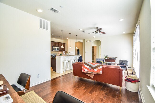 Building Photo - Washer, Dryer, and Refrigerator Stays! Upd...