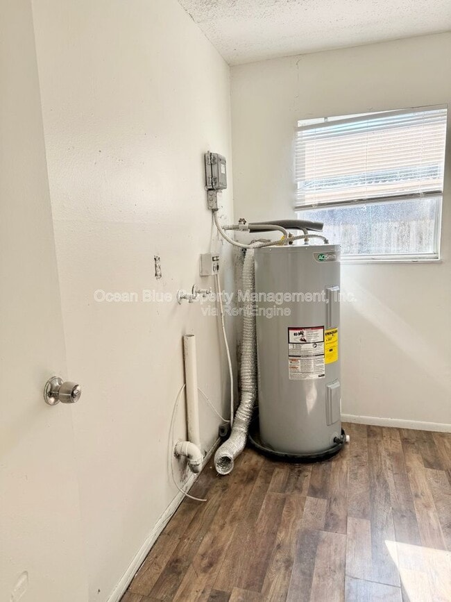 Building Photo - 15149 Avalon Ave