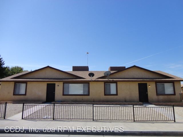 Primary Photo - 550 E Ave H 14