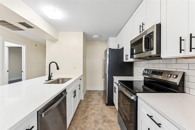 Foto del edificio - 16117 Rambling Vine Dr E