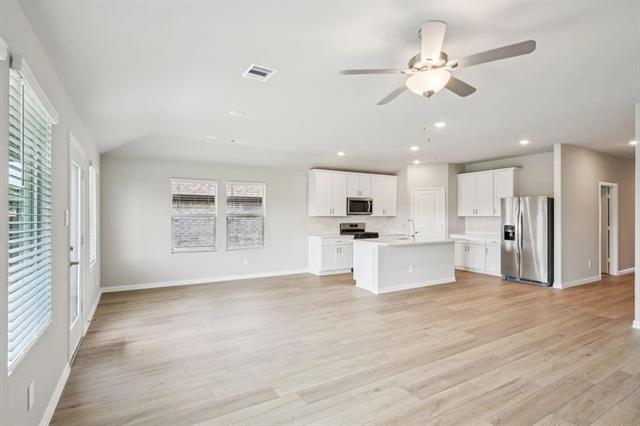 Foto del edificio - 512 Midnight Oak Dr