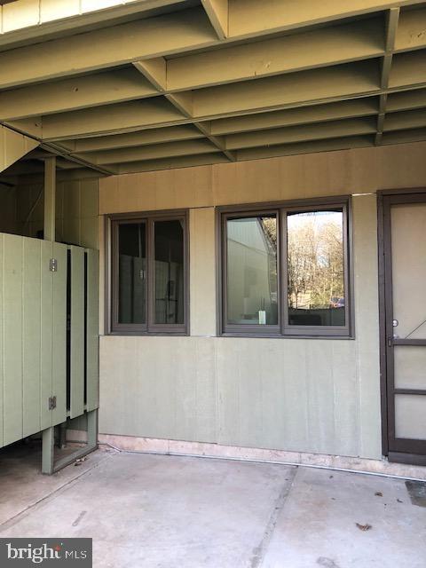 Building Photo - 30 Darien