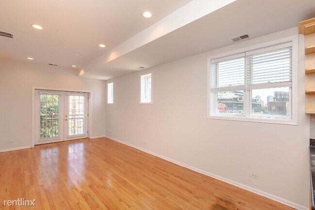 Building Photo - 2 br, 2 bath Townhome - 3040 Desoto St