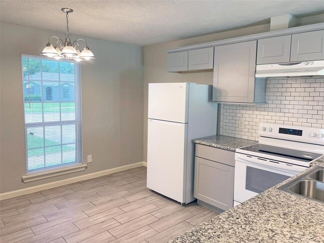 Building Photo - 3242 Dalmatian Dr