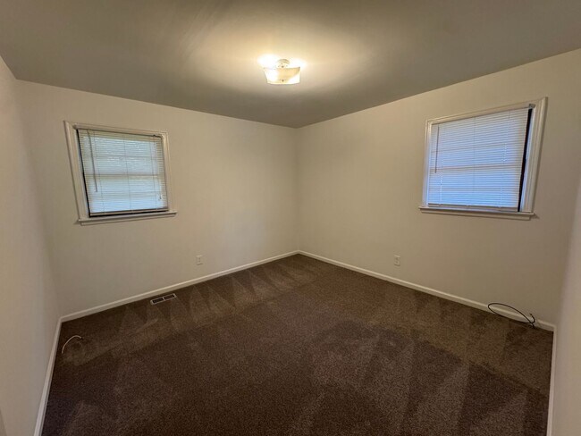 Foto del edificio - 8507-8507 Lynn Ave