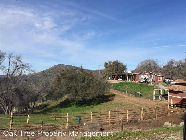 Building Photo - 33186 Robinhood Dr
