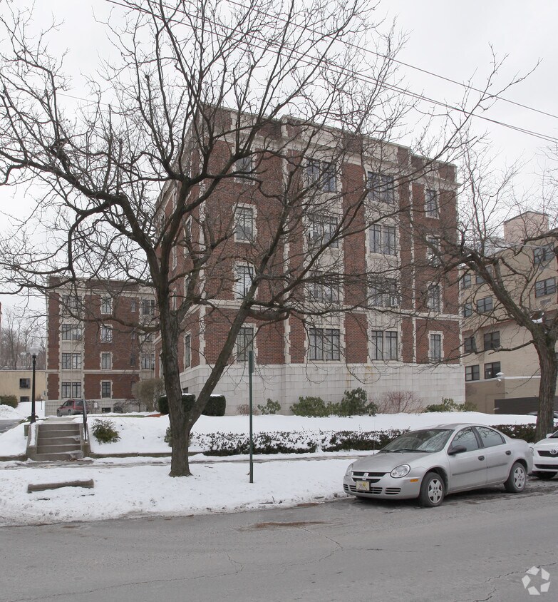Clay Commons Apartments Apartments in Scranton, PA