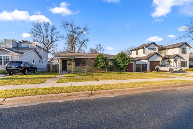 Building Photo - Beautiful 2 bedroom, 1.5 bathroom home in Brentwood!!!