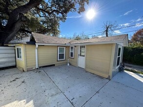 Building Photo - 1000 Kayton Ave
