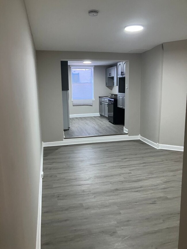 Building Photo - Convenient City Living Near Johns Hopkins & NE Market