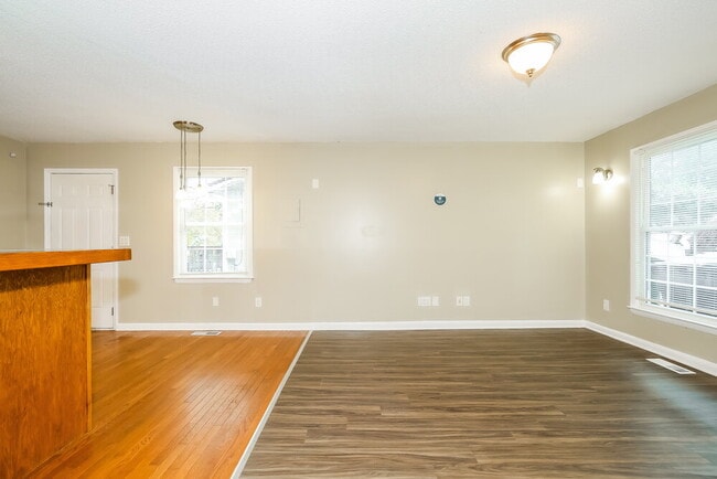 Building Photo - 4407 Cornell Ave