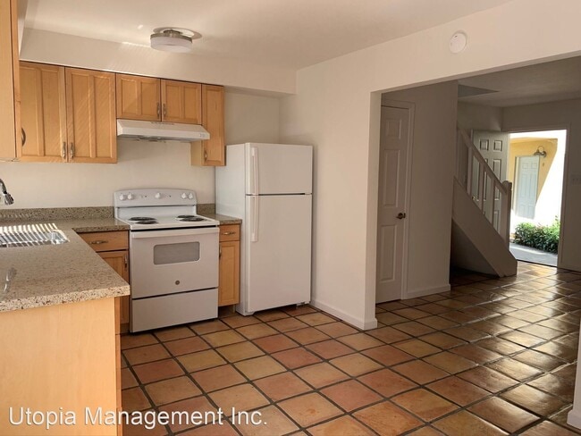 Building Photo - 37 El Rose Dr