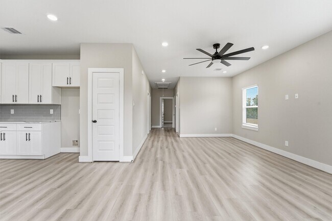 Building Photo - 3107 Grassmere St
