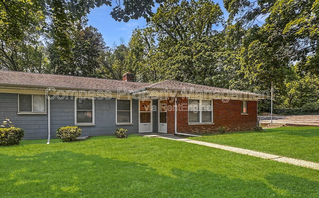 Primary Photo - 2832 S Burdick St