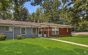 Building Photo - 2832 S Burdick St