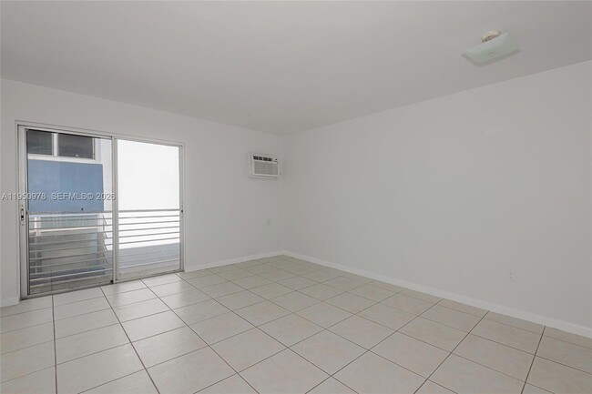 Building Photo - 1441 Lincoln Rd