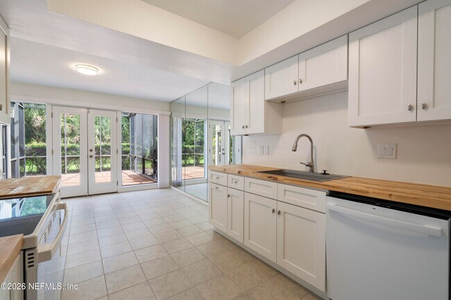 Foto del edificio - 9787 Sawgrass Dr E