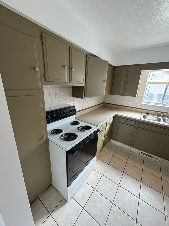 Foto del edificio - LMB-Stow Apts, LLC  for First Prop II