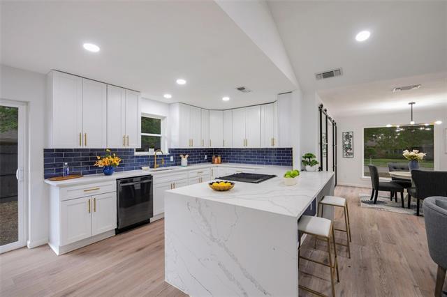 Building Photo - 2613 Pin Oak Ln