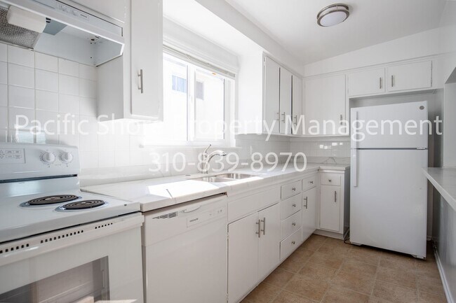 Building Photo - 24 27th Pl