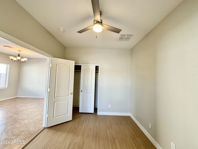 Building Photo - 715 E Las Colinas Pl