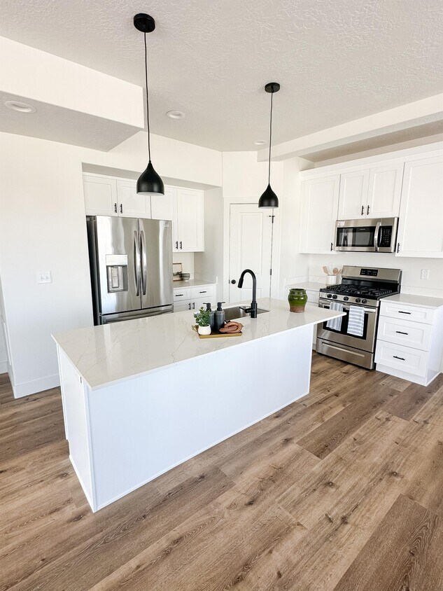 1798 N 510 W, Salem, UT 84653 Townhome Rentals in Salem UT