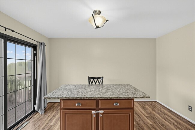 Building Photo - 804 Keely Pl
