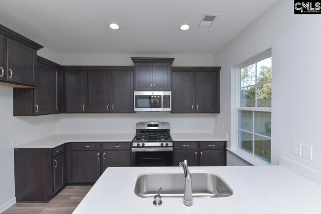 Foto del edificio - 185 Northwood St