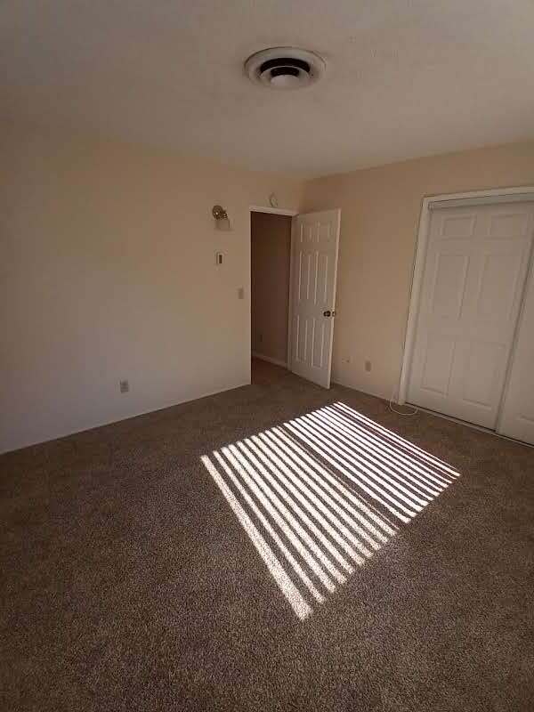 Foto del edificio - 56734 Carlyle Dr