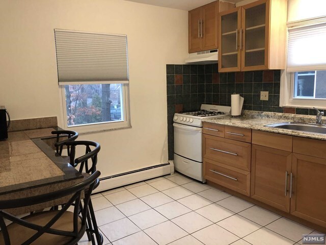 Primary Photo - 1205 Anderson Ave