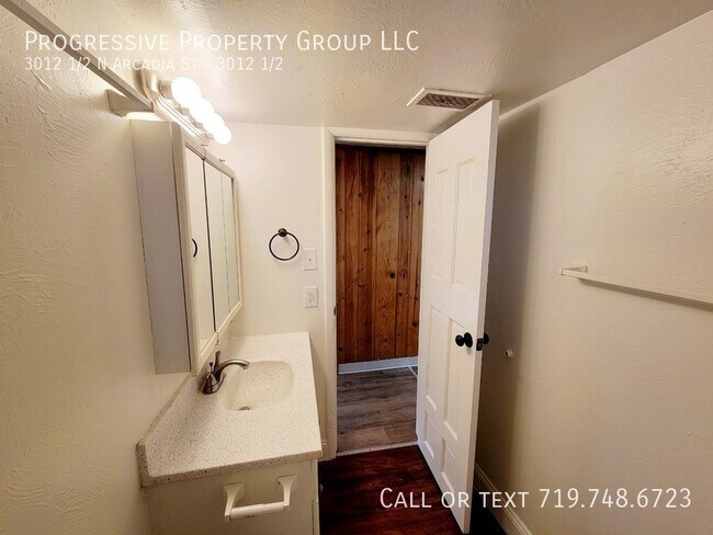 Building Photo - 50% OFF First Full Month's Rent for this 2...
