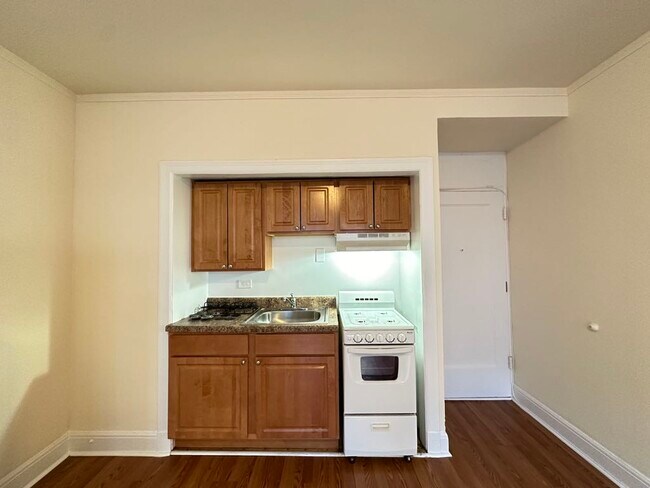 Foto del edificio - 3335 W Diversey Ave