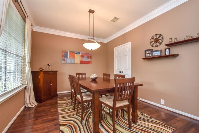 Building Photo - 1211 Deerbrook Dr
