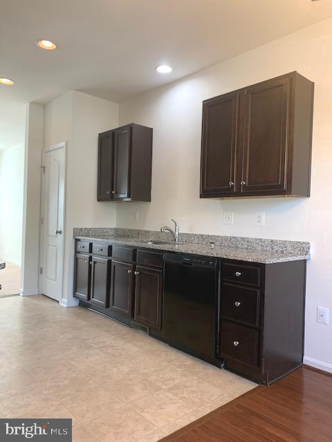 Foto del edificio - 17275 Library Blvd