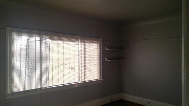 Foto del edificio - 4016 Penniman Ave
