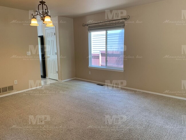 Building Photo - 714 Bentley Pl