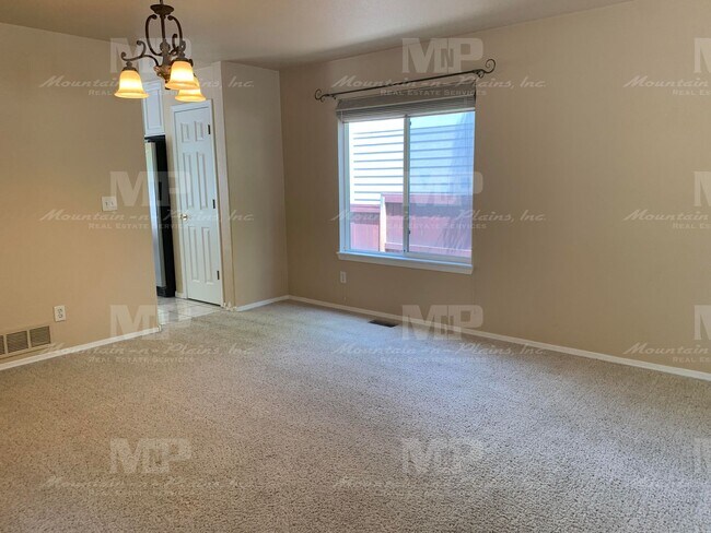 Foto del edificio - 714 Bentley Pl