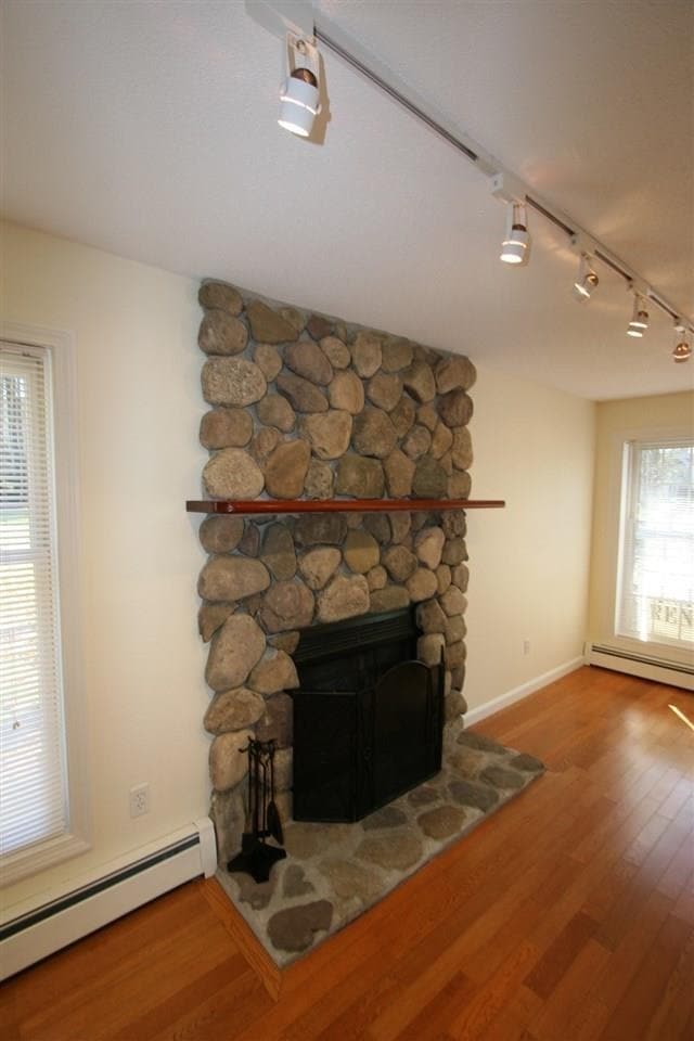 Building Photo - 65 Woodland Green